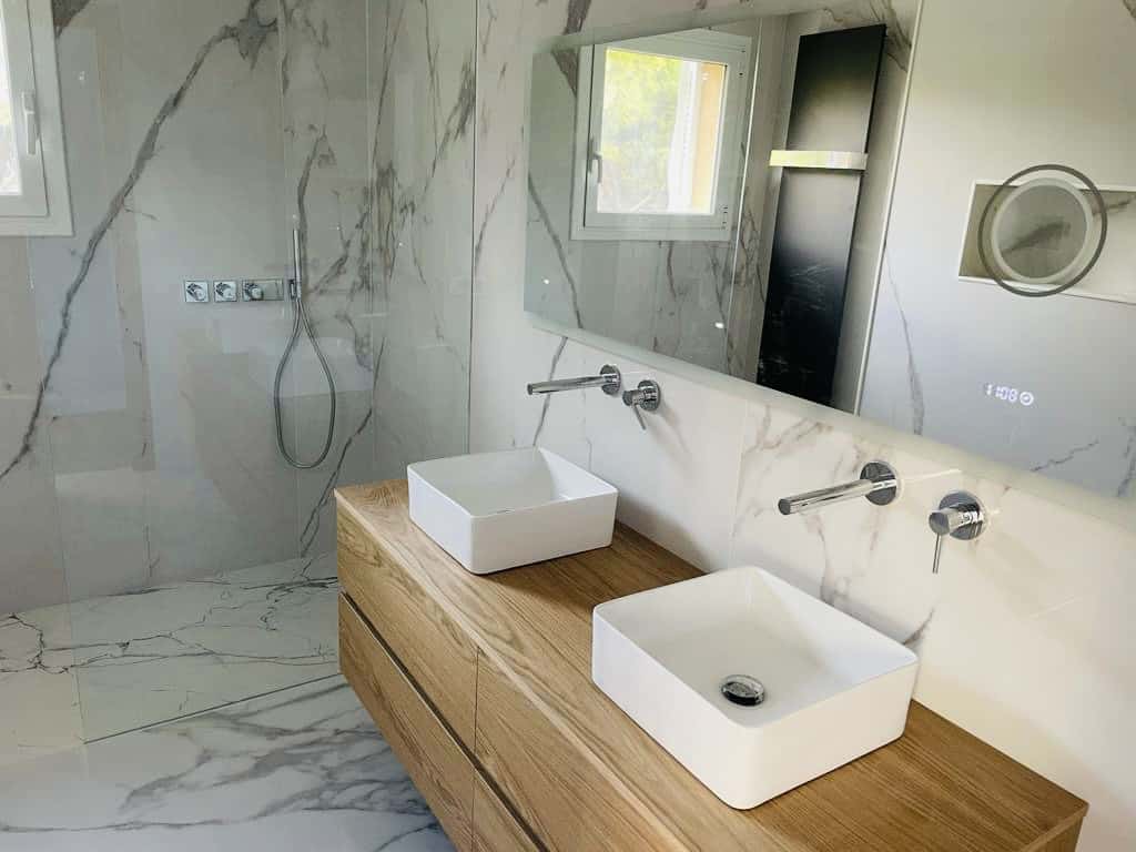 Reforma de baño estilo Moderno Minimalista en Barcelona