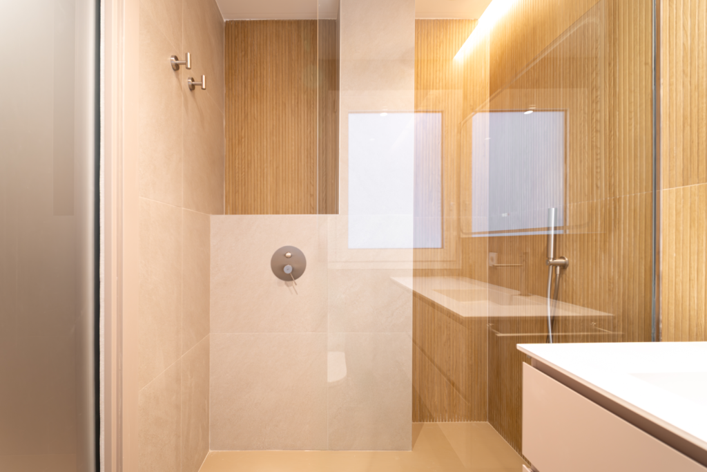 Reforma integral estilo Moderno en l’Eixample, Valencia