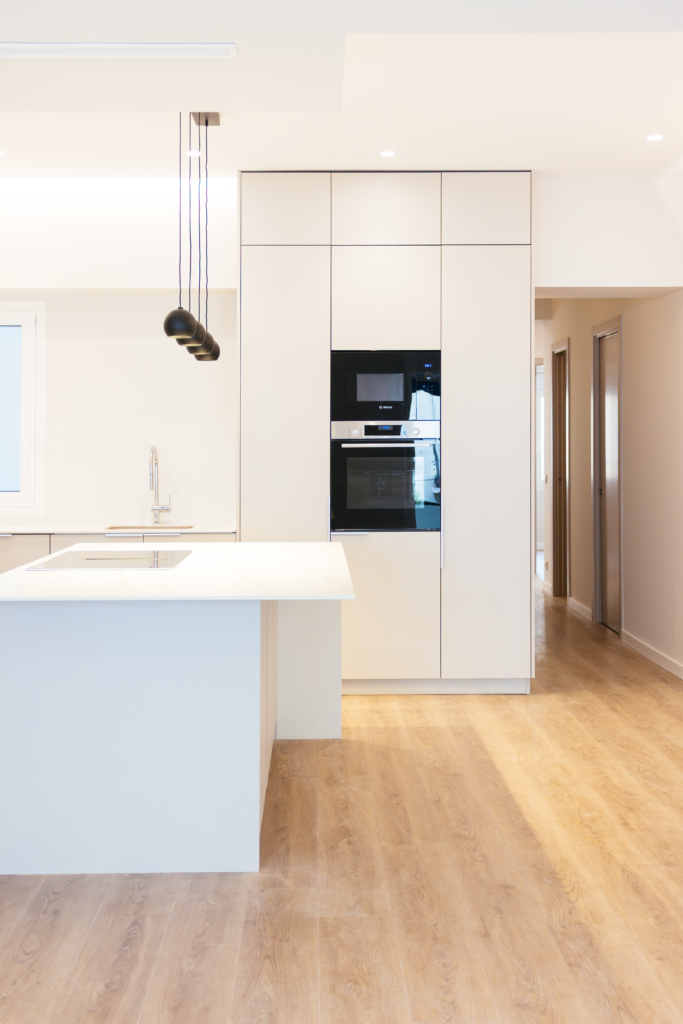 Reforma integral estilo Moderno en l’Eixample, Valencia