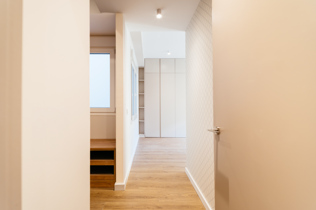 Reforma integral estilo Moderno en l’Eixample, Valencia